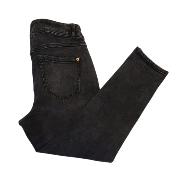 INC International Concepts Black Curvy Boyfriend Denim Leopard Patch Jean Size 8 - Picture 7 of 7